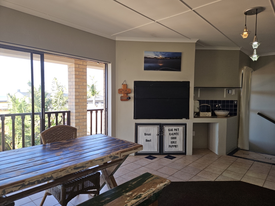 3 Bedroom Property for Sale in Wavecrest Eastern Cape